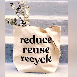 WELCOME TO MY CLOSET CLEAN OUT :)